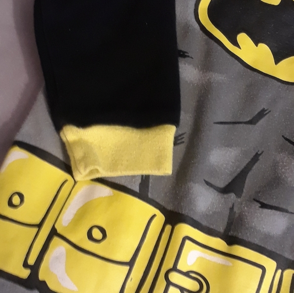 Size 3-6m baby boy Batman footie pyjamas onesie - Picture 5 of 13
